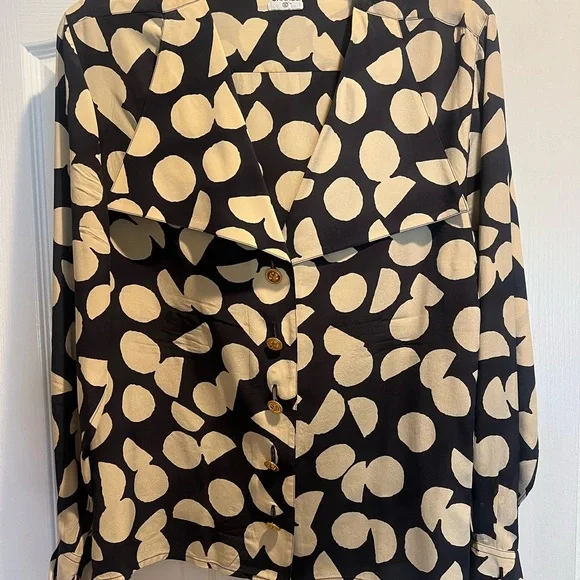 2PC Set CHANEL blouse & skirt set! Gorgeous - Picture 8 of 16